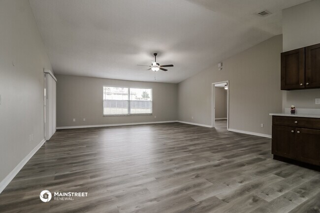 Building Photo - 2298 Greenbrier St