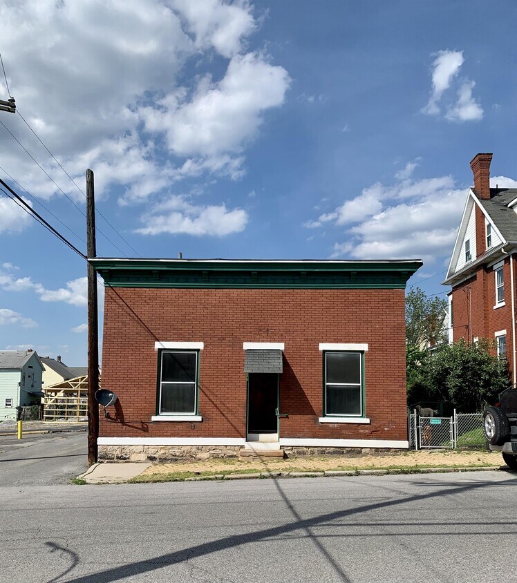 Primary Photo - 410 4th St