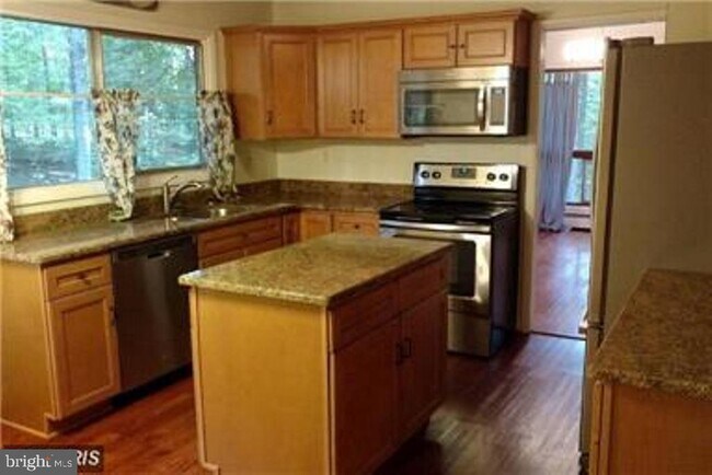 Foto del edificio - 14800 Blackburn Rd