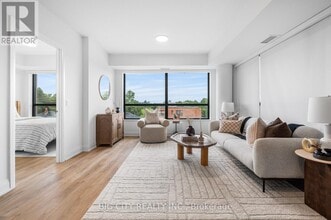 Building Photo - 36-336 Brentcliffe Rd