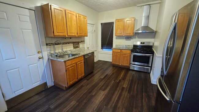 Kitchen - 376 Medford St (Somerville, MA) Apartment