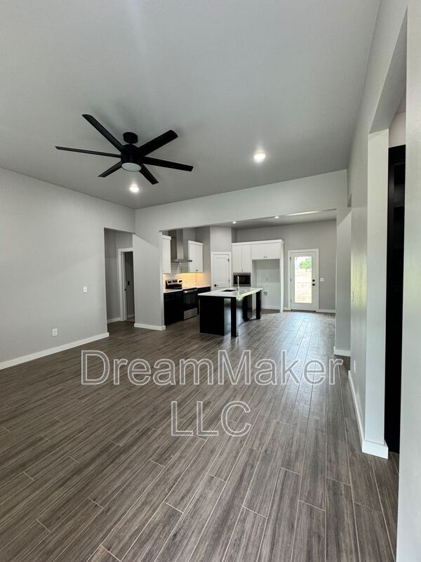 Building Photo - 869 Apple Blossom Wy