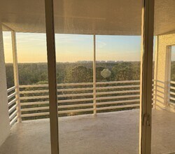 Building Photo - 15171 Cedarwood Ln