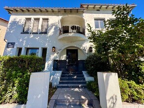 Building Photo - 454 1/2 N Stanley Ave
