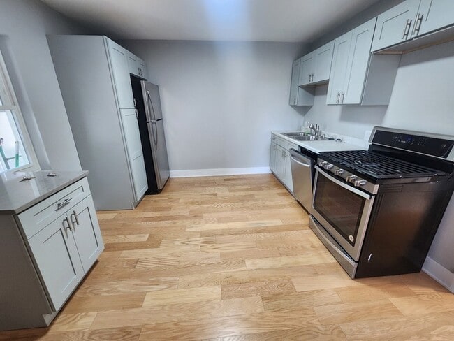 Building Photo - 5025 W Berenice Ave