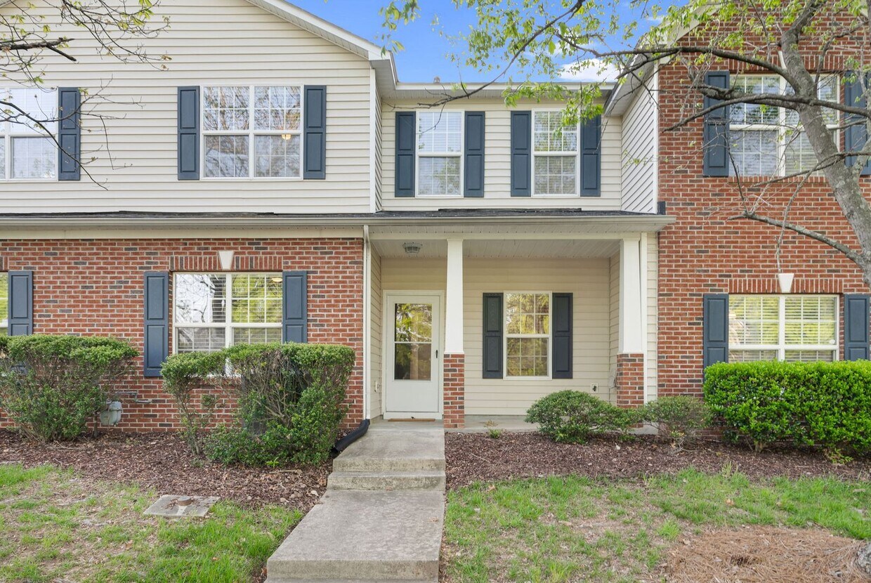 Primary Photo - Beautiful 3 Bedroom 2.5 Bathroom Townhome ...
