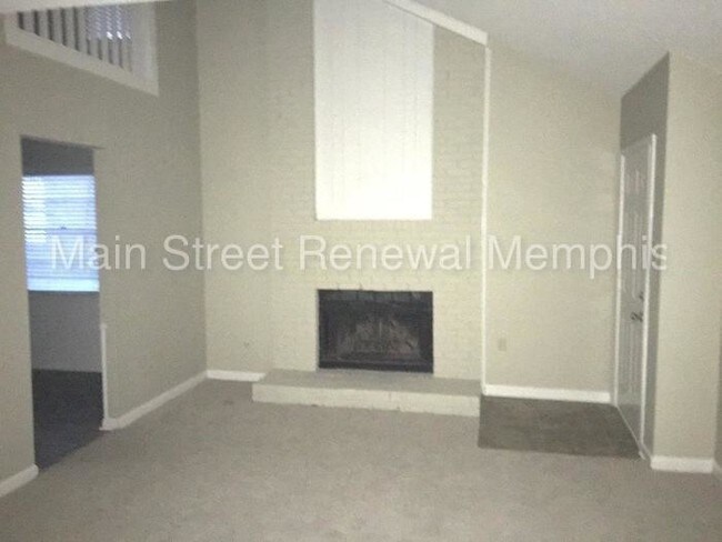 Building Photo - 2463 Chiswood St
