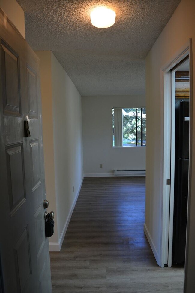 Building Photo - 2 br, 1 bath House - 938 CLARK AVENUE #13