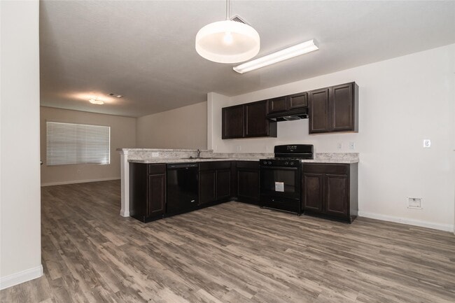 Building Photo - 5438 Quail Cove Ln