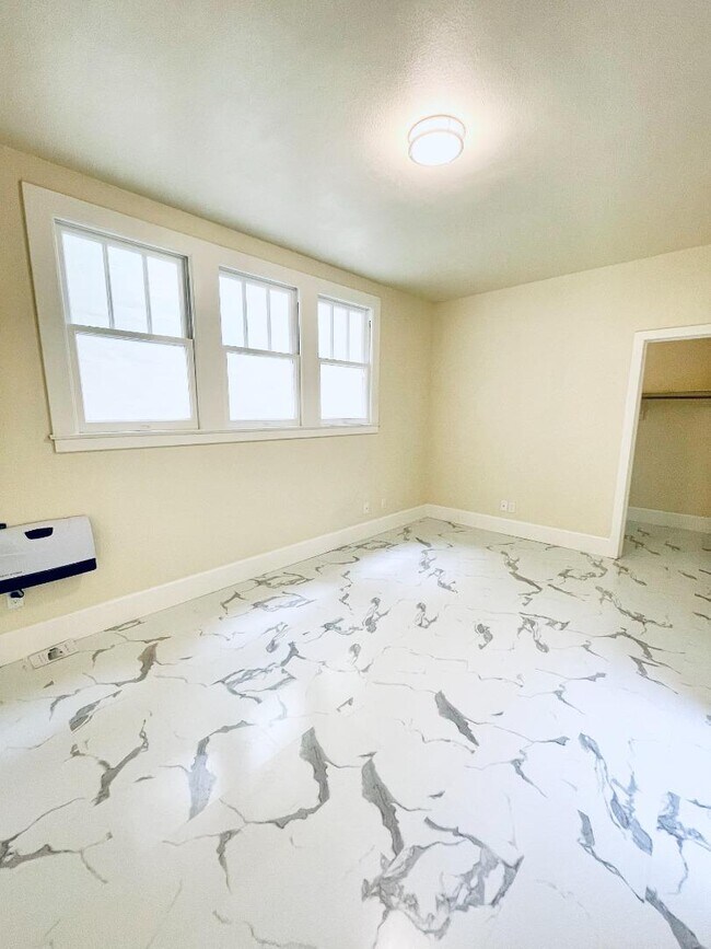 Foto del edificio - 19 E Lake Ave