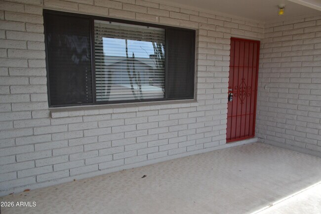 Foto del edificio - 1890 W 15th Ln
