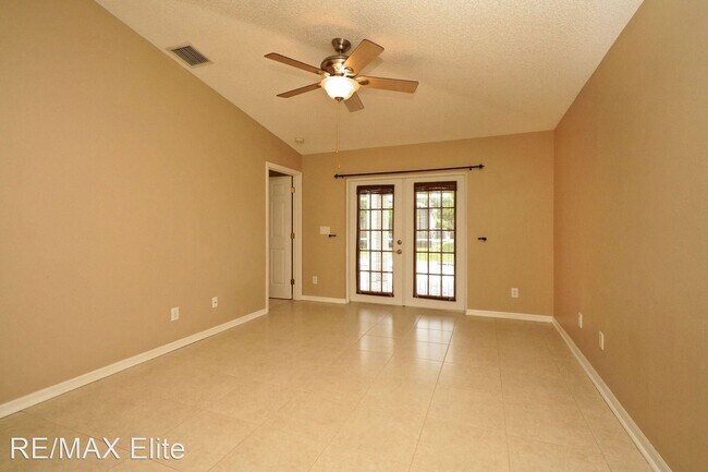 Building Photo - 3 br, 2 bath House - 2060 Tiburon Ln