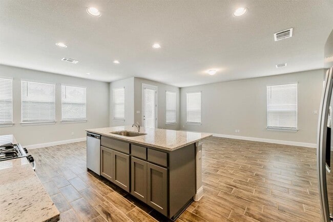 Foto del edificio - 157 Riverhill Dr