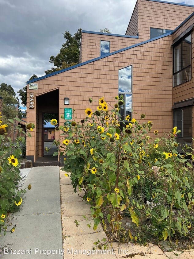 Primary Photo - 2 br, 1 bath House - 449 Sierra Manor Rd U...