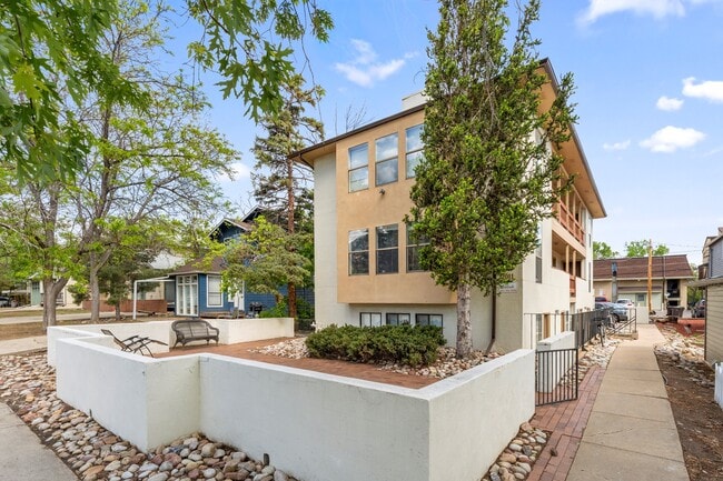 Building Photo - Goss Street Apartments