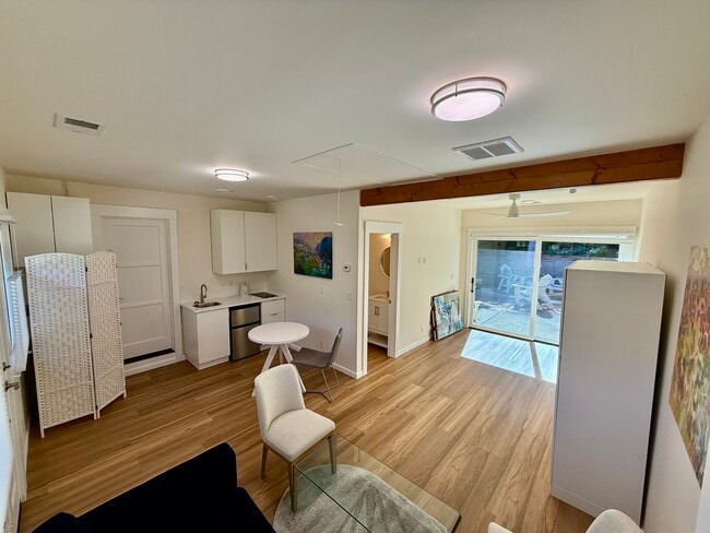 Building Photo - 81 Angela Ave