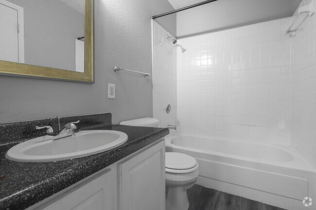 Vacant Bathroom - Laurel Apartments