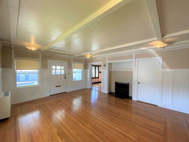 Foto del edificio - 1093 E Main St