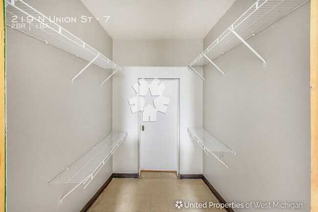 Building Photo - 219 N Union St