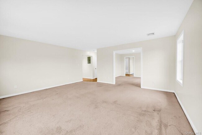 Building Photo - 97 Spruce St