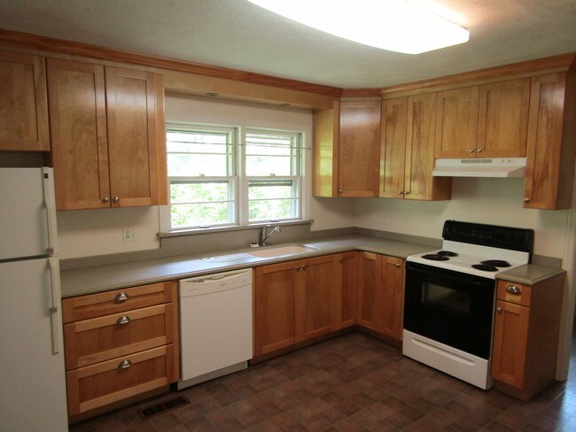 Building Photo - 2670 Warrensburg Rd