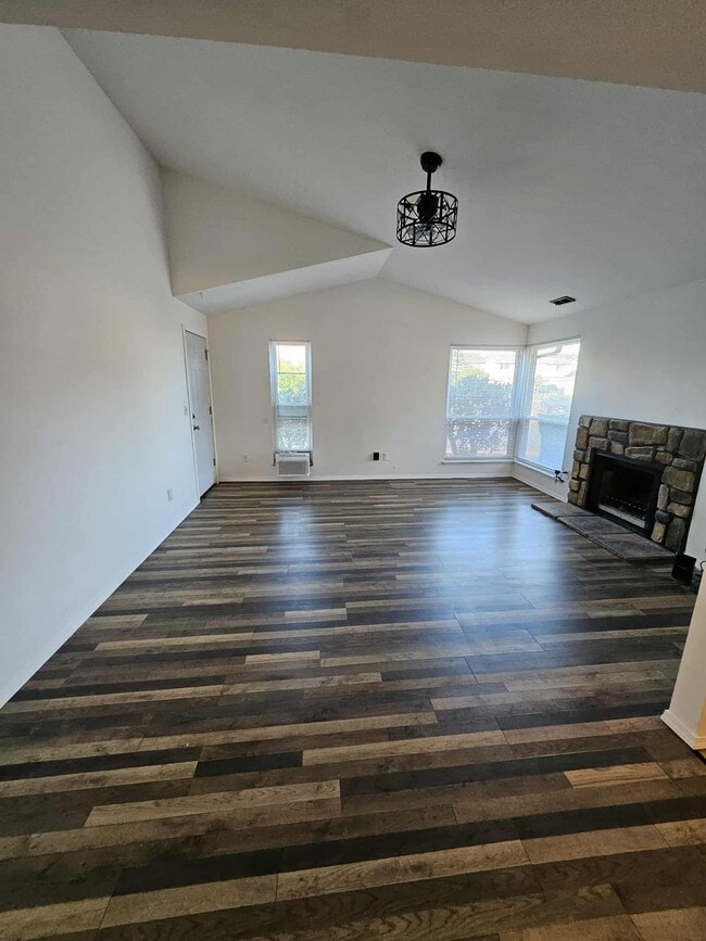 Building Photo - 3027 K St NE