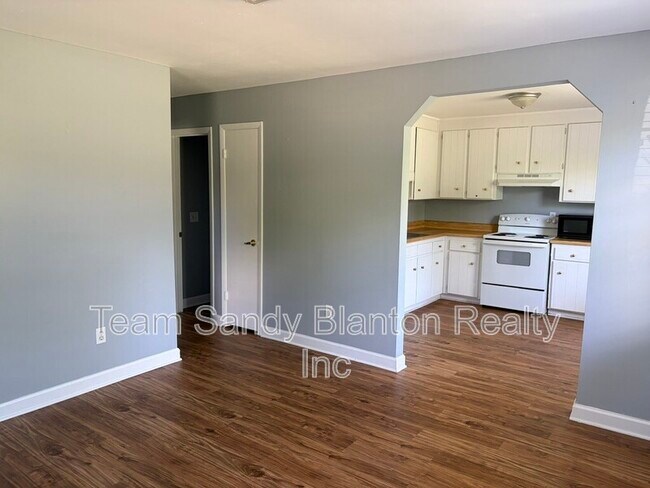 Building Photo - 204 Brandywine Rd