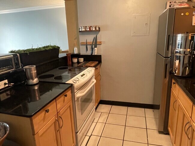 Foto del edificio - 801 NE 18th Ct