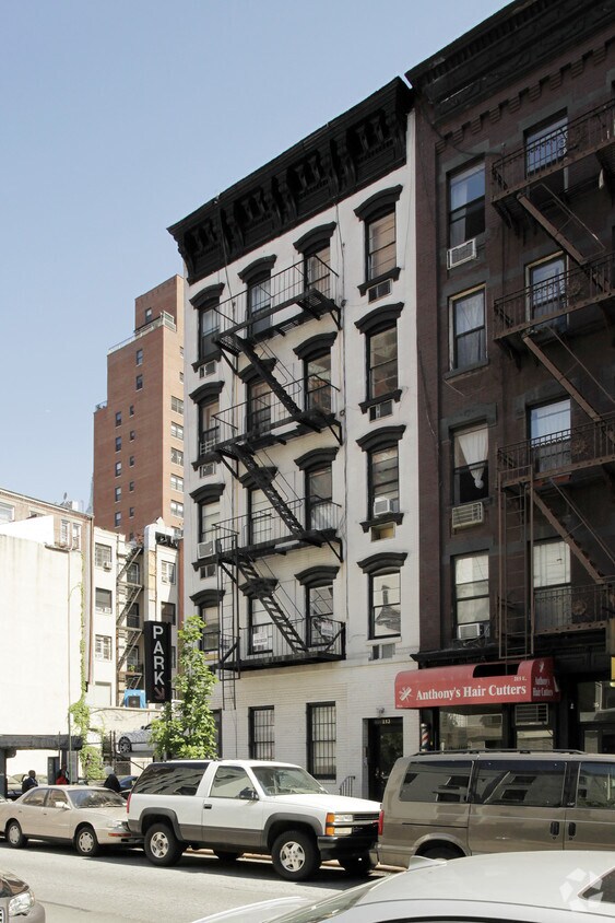 Foto del edificio - 213 E 26th St