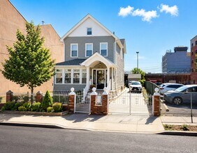 Building Photo - 170-16 93rd Ave