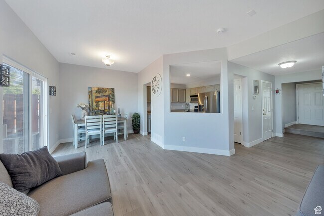 Foto del edificio - 175 E Wayfield Dr