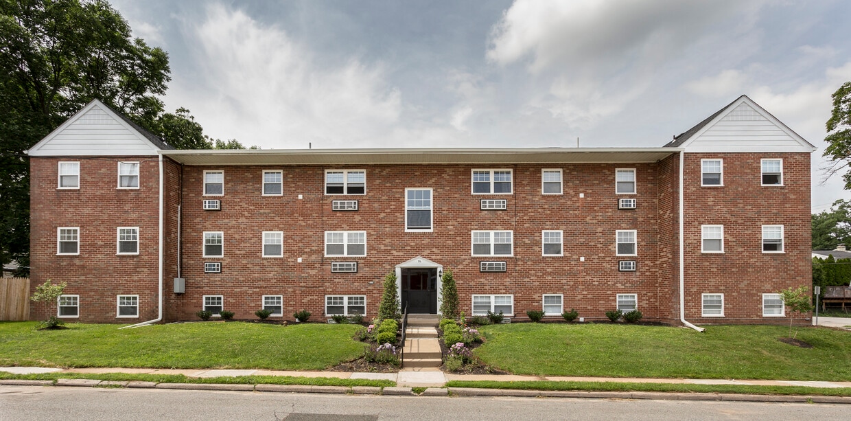 Primary Photo - Maison Ridge
