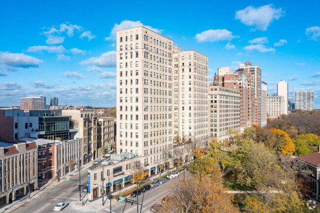 Aerial Photo - 2000 N Lincoln Park W