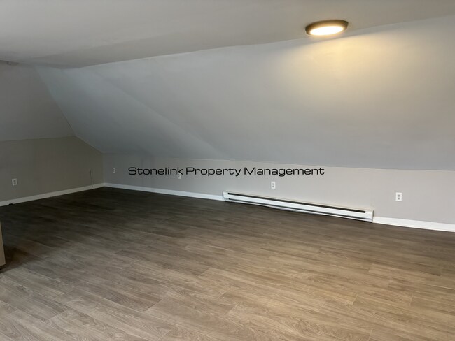 Building Photo - 1899 Smith St