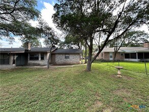 Building Photo - 826 Timber Dr