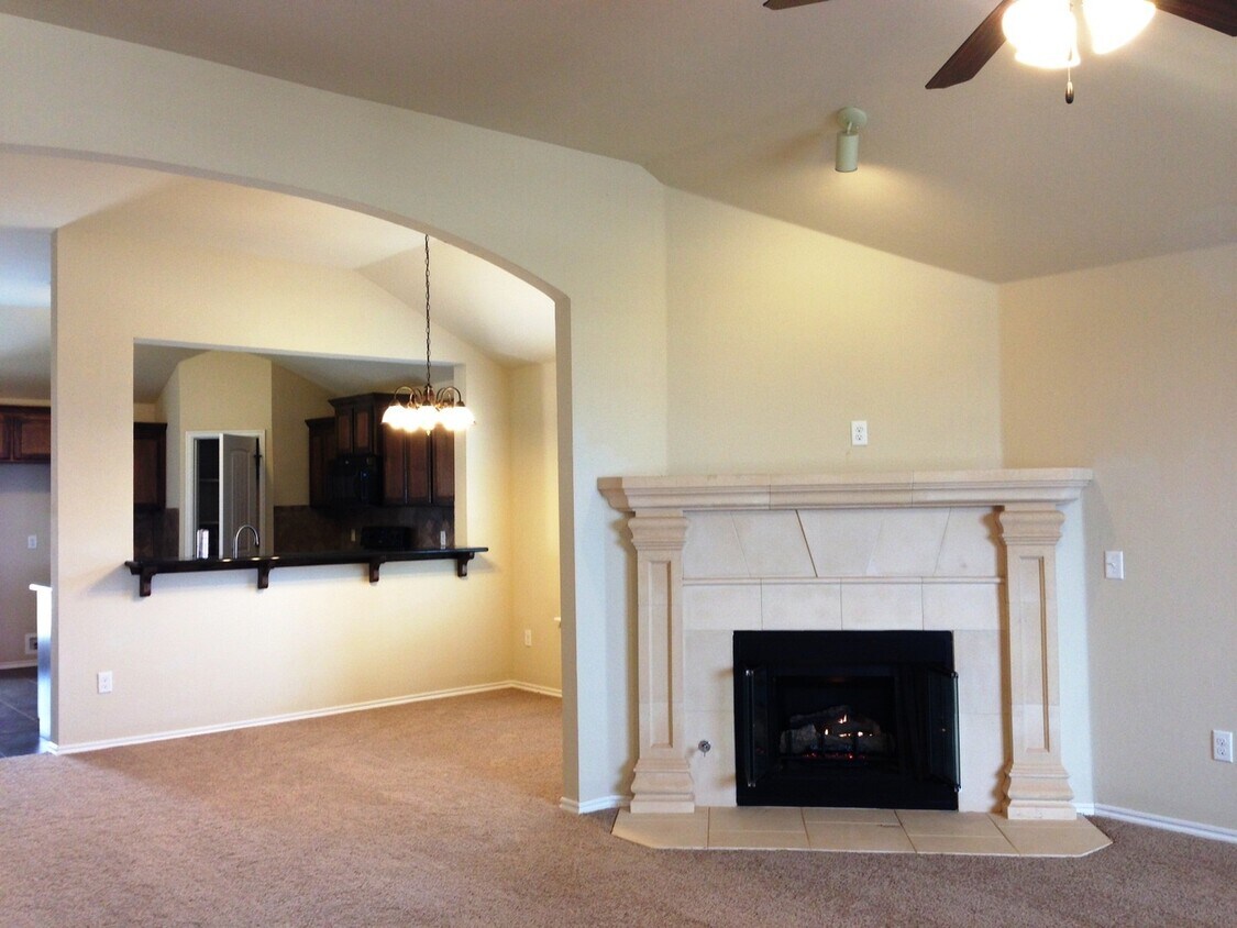 Primary Photo - 3 Bedroom home in Deer Creek ISD - Montagu...