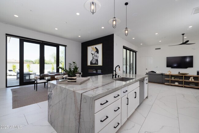 Foto del edificio - 10386 N 110th Pl
