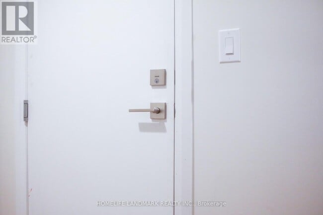 Photo du bâtiment - 65 Glenwood Crescent