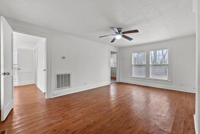 Foto del edificio - 407 E 17th St