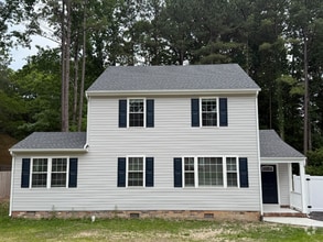 Building Photo - 2429 Crowncrest Dr