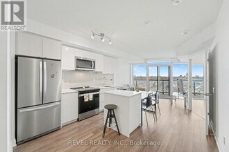 Building Photo - 1461 Lawrence Ave W