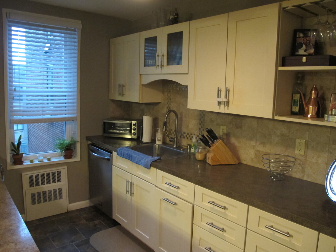 Primary Photo - 36 Hamilton Ave