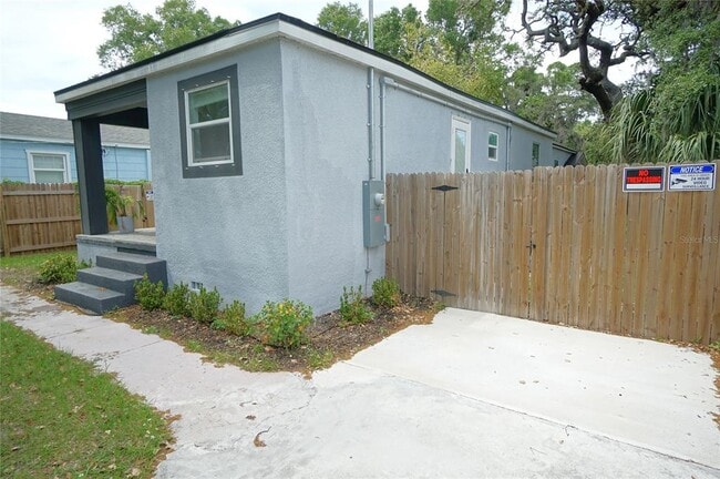Building Photo - 908 E Cayuga St