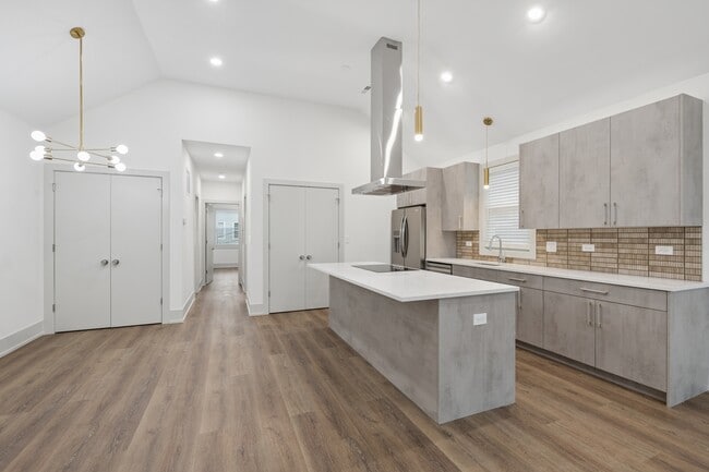 Building Photo - 2719 W St Georges Ct