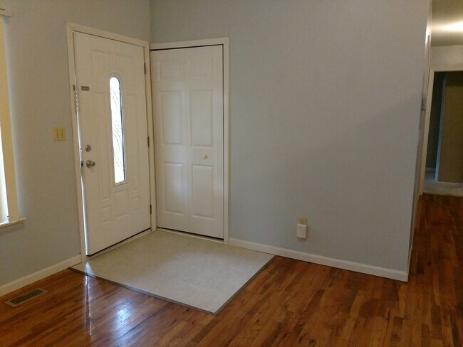 Foto del edificio - 2063 Champagne Dr