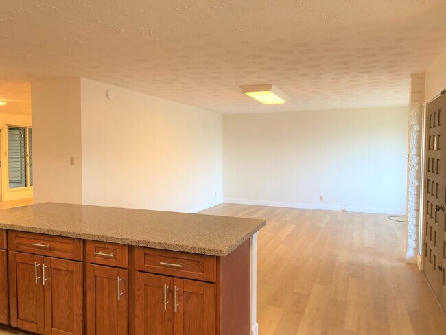 Foto del edificio - Manoa - Upgraded 3 Bedroom, 3 Bath Single Family Home with Enclosed Garage