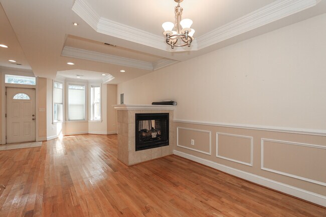 Building Photo - 1228 Wylie St NE