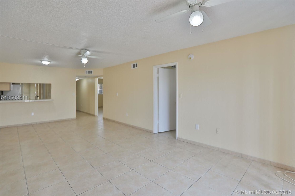 Primary Photo - 9917 W Okeechobee Rd