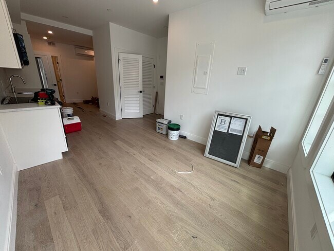 Foto del edificio - 1439 Tremont St