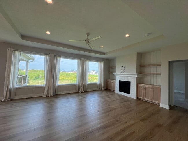 Building Photo - 460 NW Gracewood Dr